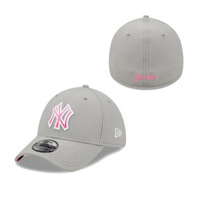 Men's New York Yankees New Era Gray 2022 Mother's Day 39THIRTY Flex Hat