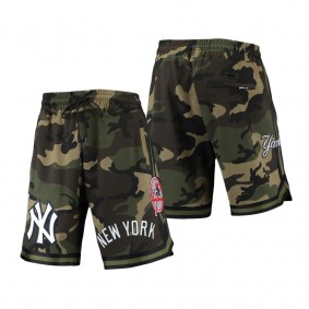 Men's New York Yankees Pro Standard Camo Team Shorts