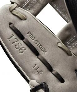 2022 Wilson A2000 1786SS SuperSkin Infield Glove 11.5